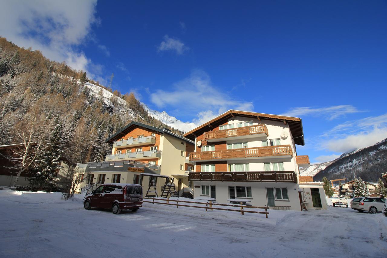 Pension Heino Saas-Grund Exterior foto