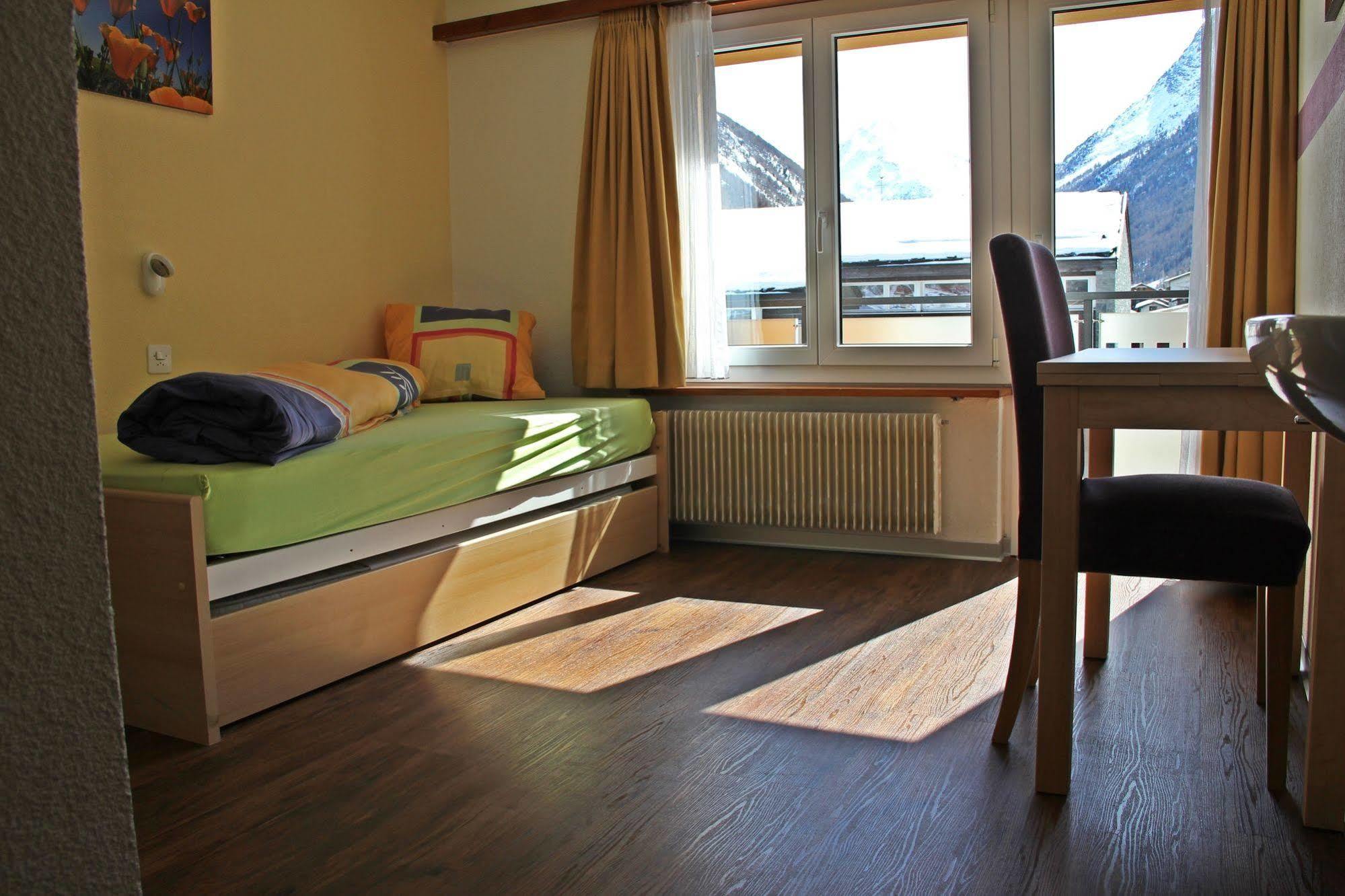 Pension Heino Saas-Grund Exterior foto